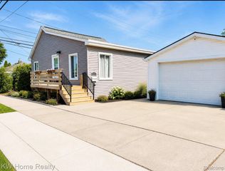 28260 Felician Street, Roseville, MI 48066