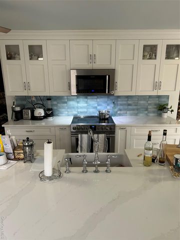 572 Puritan Drive, Shirley, NY 11967