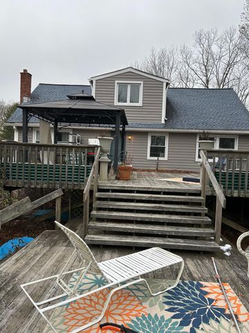 572 Puritan Drive, Shirley, NY 11967