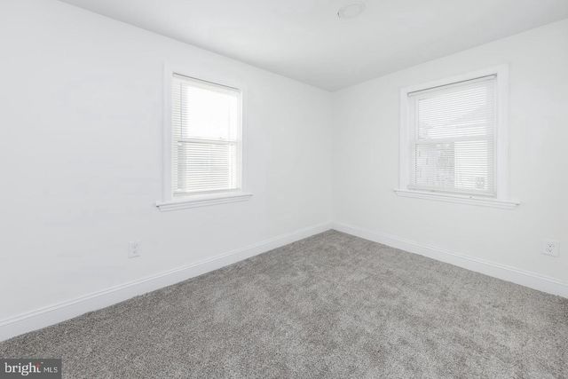 15 S MAPLE AVE, Gibbstown, NJ 08027