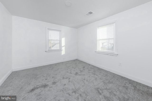 15 S MAPLE AVE, Gibbstown, NJ 08027