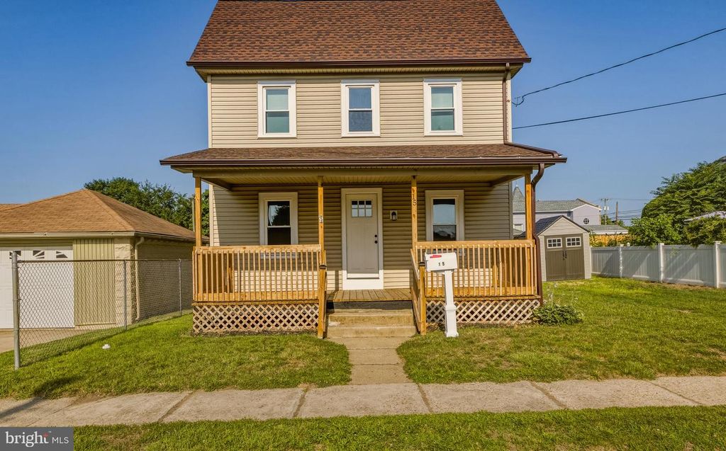 15 S MAPLE AVE, Gibbstown, NJ 08027