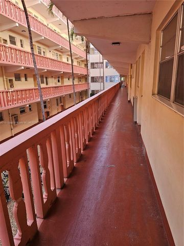 215 SE 3rd Ave 205A, Hallandale Beach, FL 33009