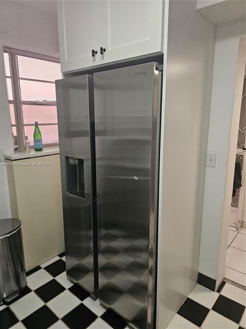 215 SE 3rd Ave 205A, Hallandale Beach, FL 33009