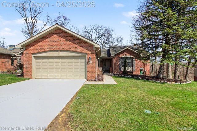 7184 Westchester Road 125, West Bloomfield Charter Township, MI 48322