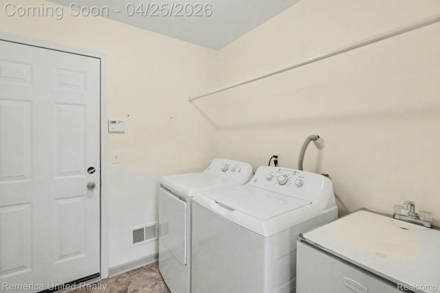 7184 Westchester Road 125, West Bloomfield Charter Township, MI 48322
