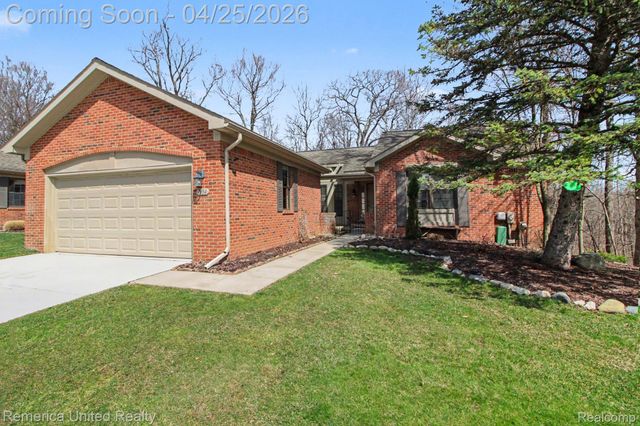 7184 Westchester Road 125, West Bloomfield Charter Township, MI 48322