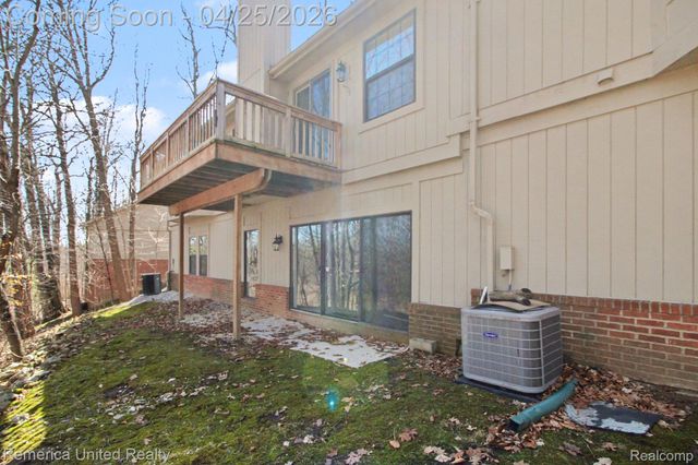 7184 Westchester Road 125, West Bloomfield Charter Township, MI 48322