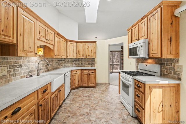 7184 Westchester Road 125, West Bloomfield Charter Township, MI 48322