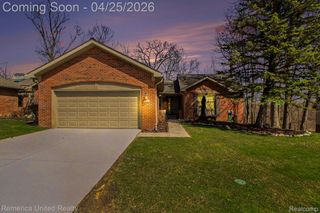 7184 Westchester Road 125, West Bloomfield Charter Township, MI 48322