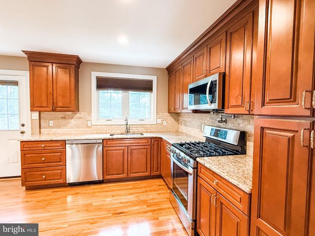 208 SYPHERD DR, Newark, DE 19711