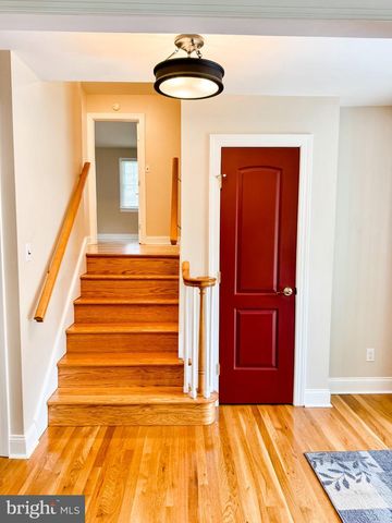 208 SYPHERD DR, Newark, DE 19711