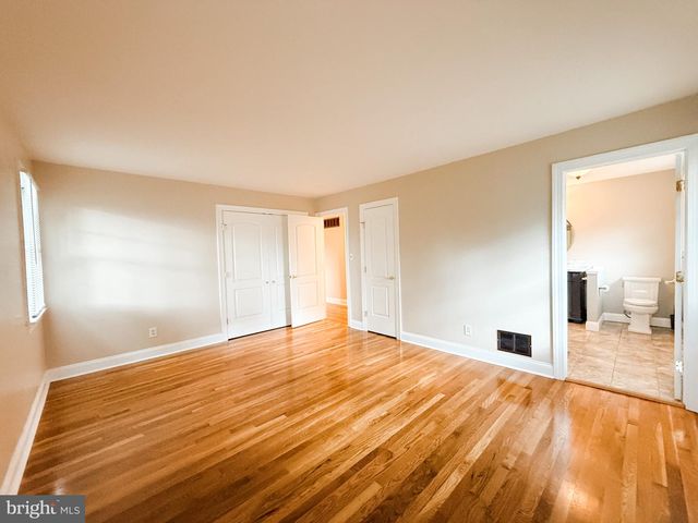 208 SYPHERD DR, Newark, DE 19711