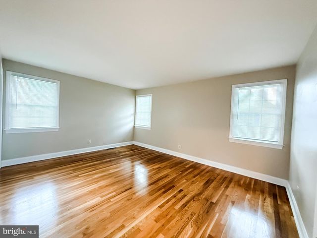 208 SYPHERD DR, Newark, DE 19711