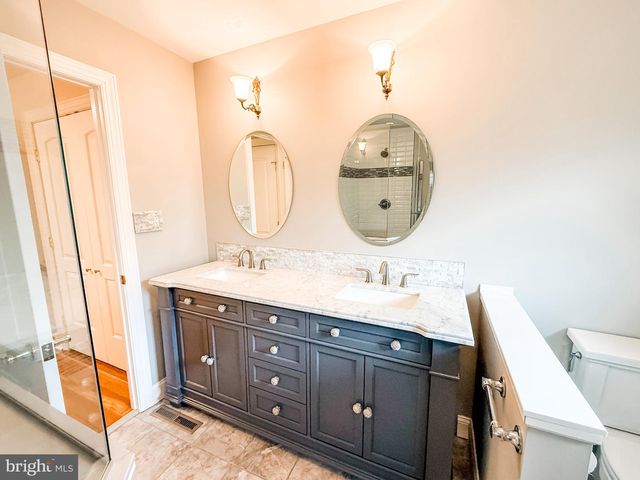 208 SYPHERD DR, Newark, DE 19711