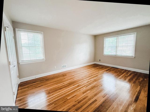 208 SYPHERD DR, Newark, DE 19711