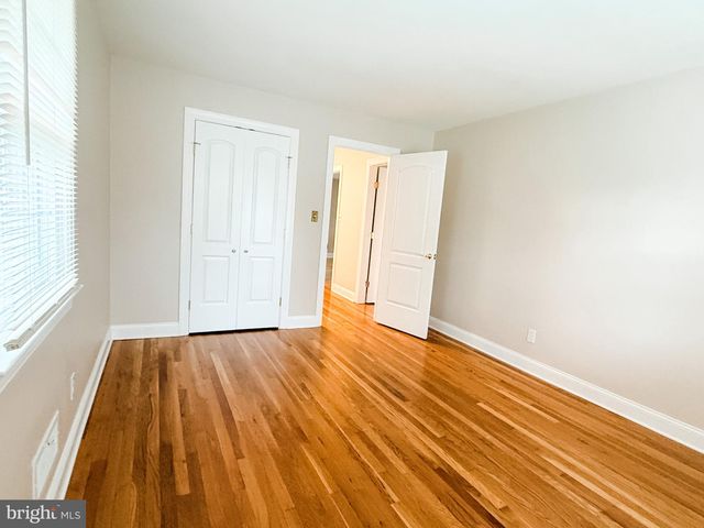 208 SYPHERD DR, Newark, DE 19711