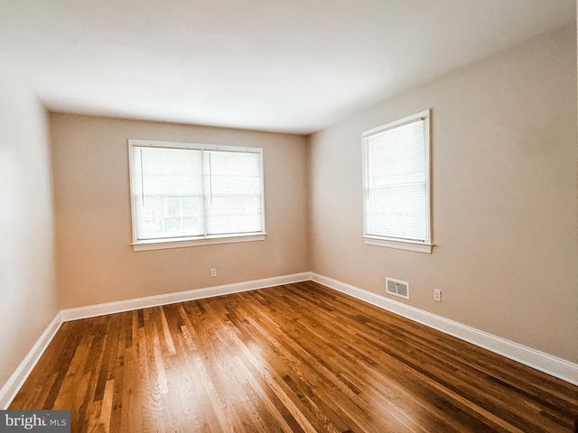 208 SYPHERD DR, Newark, DE 19711