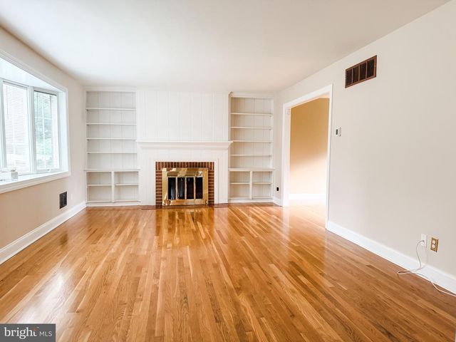 208 SYPHERD DR, Newark, DE 19711