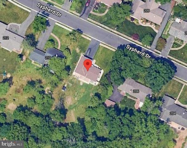 208 SYPHERD DR, Newark, DE 19711