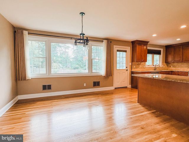 208 SYPHERD DR, Newark, DE 19711
