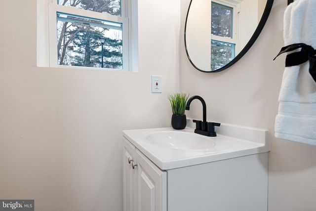 52 QUAIL HOLLOW DR, Dover, DE 19904