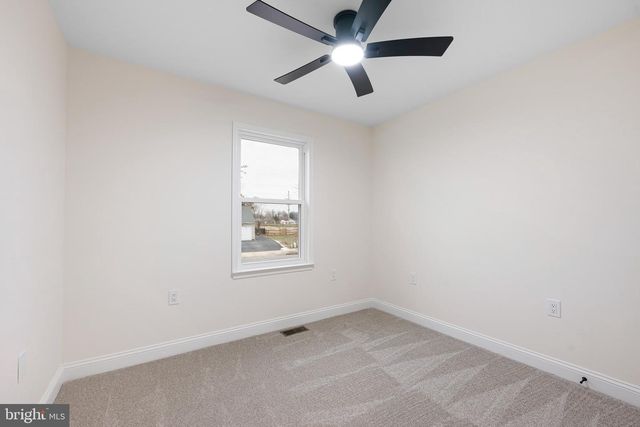 52 QUAIL HOLLOW DR, Dover, DE 19904