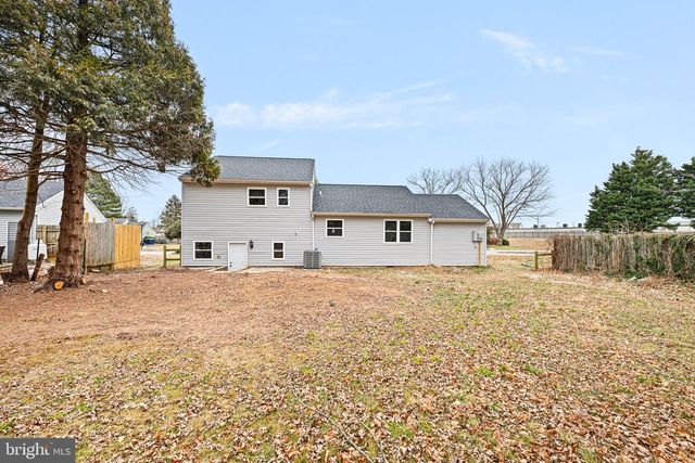 52 QUAIL HOLLOW DR, Dover, DE 19904