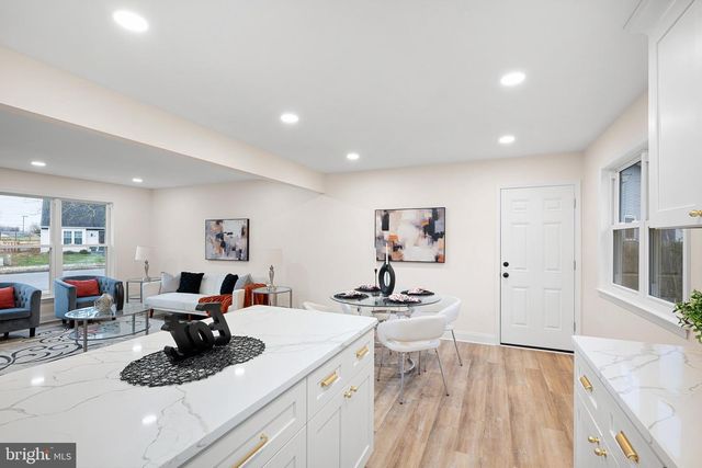 52 QUAIL HOLLOW DR, Dover, DE 19904