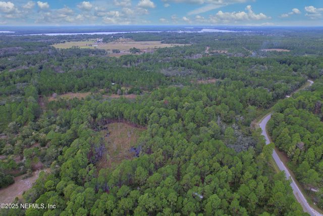 139 LAKEWAY Drive, Georgetown, FL 32139