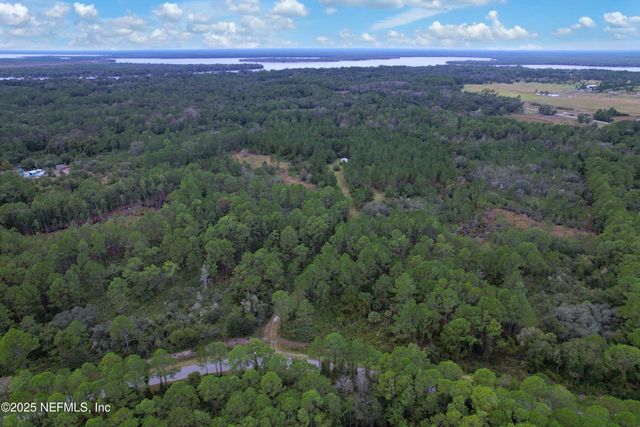139 LAKEWAY Drive, Georgetown, FL 32139