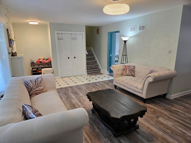 15606 Vista Drive, Oak Forest, IL 60452