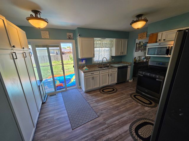 15606 Vista Drive, Oak Forest, IL 60452