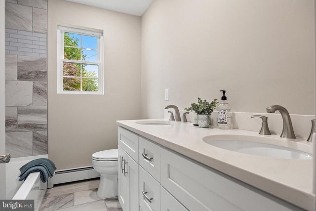 11 VALLEY FARM RD, Westampton, NJ 08060