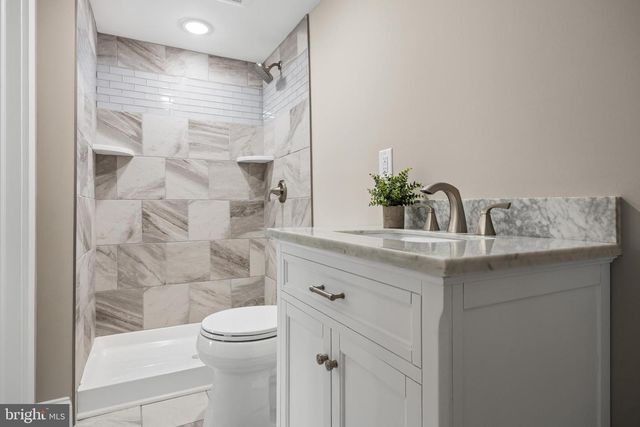 11 VALLEY FARM RD, Westampton, NJ 08060