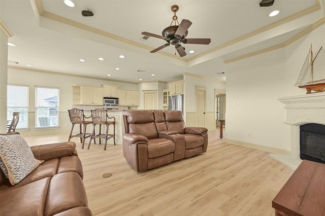 13610 Windlass Circle, Galveston, TX 77554