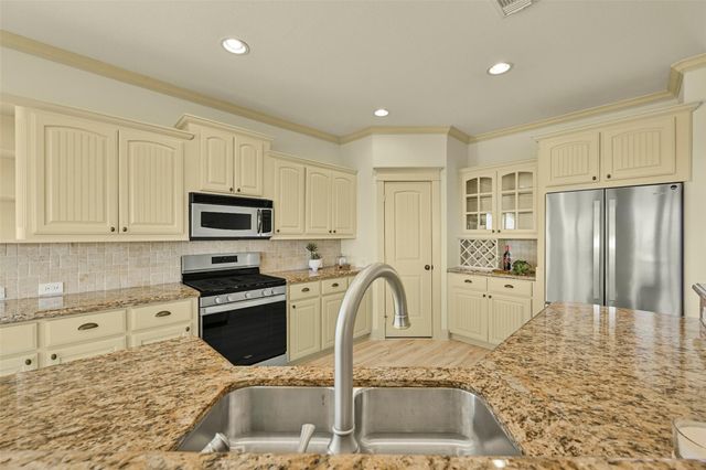 13610 Windlass Circle, Galveston, TX 77554