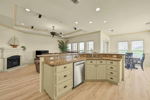 13610 Windlass Circle, Galveston, TX 77554