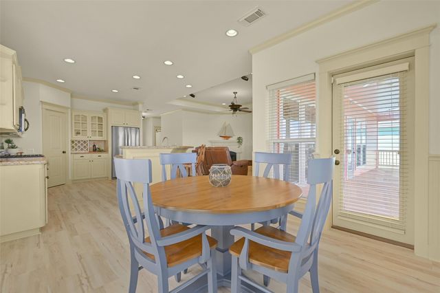 13610 Windlass Circle, Galveston, TX 77554
