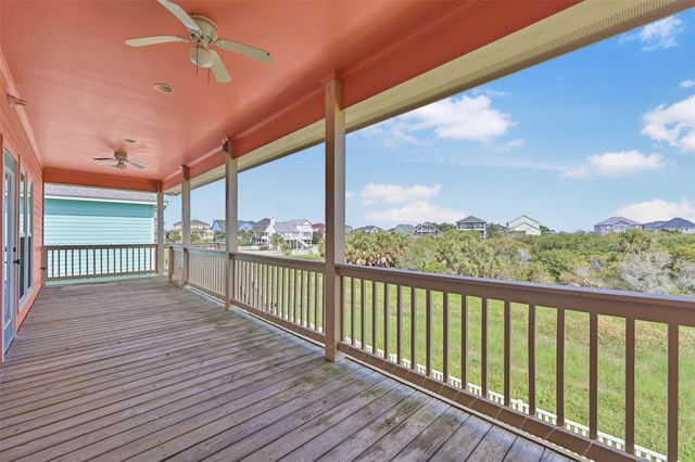 13610 Windlass Circle, Galveston, TX 77554