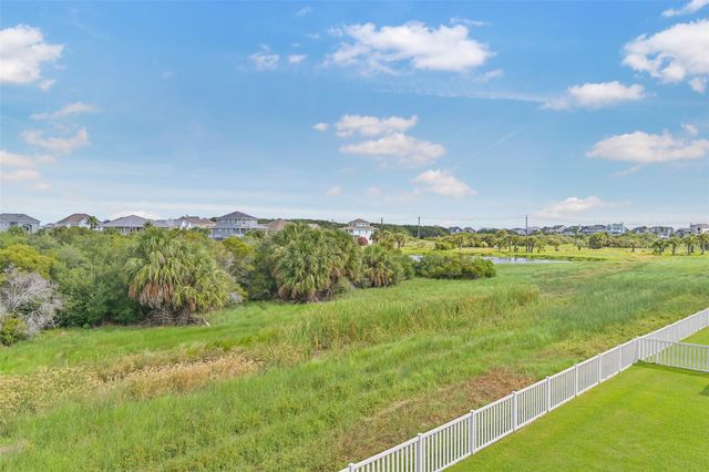 13610 Windlass Circle, Galveston, TX 77554