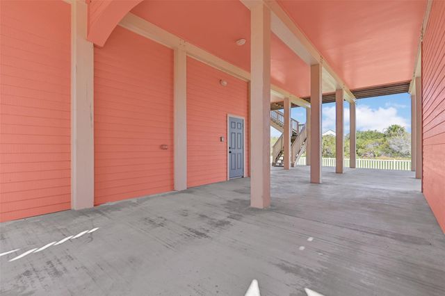 13610 Windlass Circle, Galveston, TX 77554
