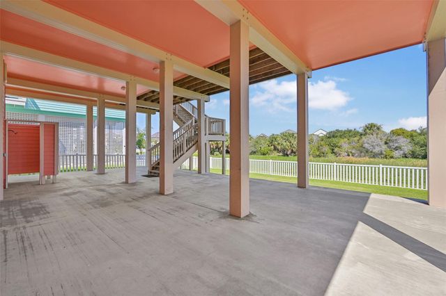 13610 Windlass Circle, Galveston, TX 77554