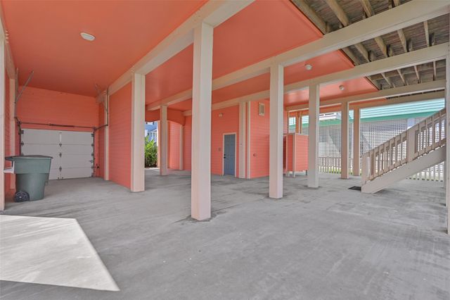 13610 Windlass Circle, Galveston, TX 77554