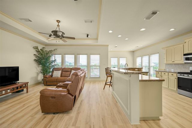 13610 Windlass Circle, Galveston, TX 77554