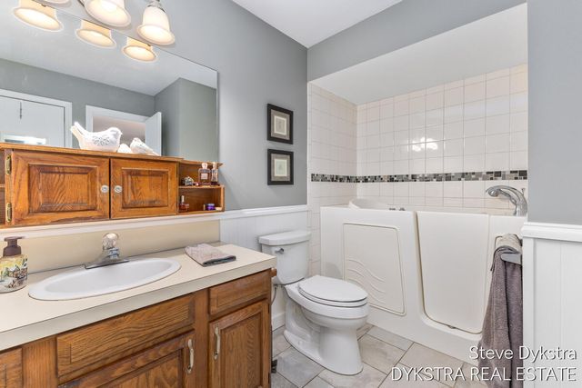 2144 Ter Van Drive Ne, City Of Grand Rapids, MI 49505