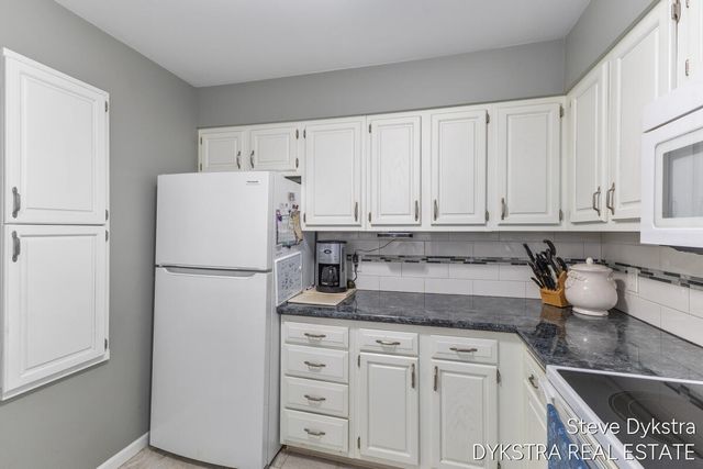 2144 Ter Van Drive Ne, City Of Grand Rapids, MI 49505