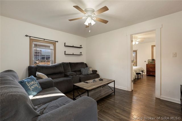 826 E 8th Street, New Albany, IN 47150