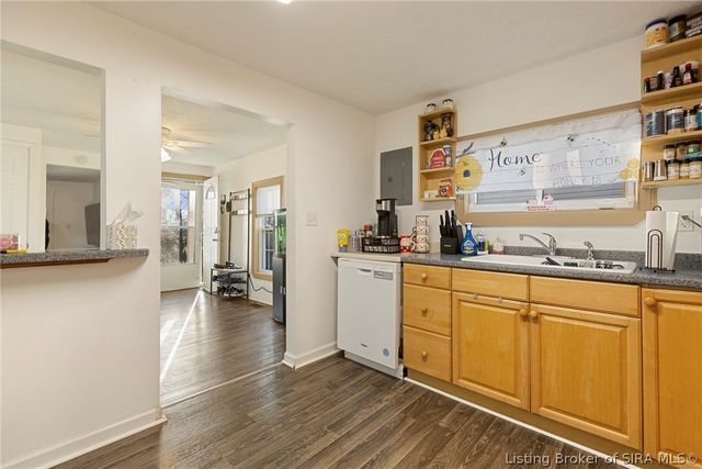 826 E 8th Street, New Albany, IN 47150