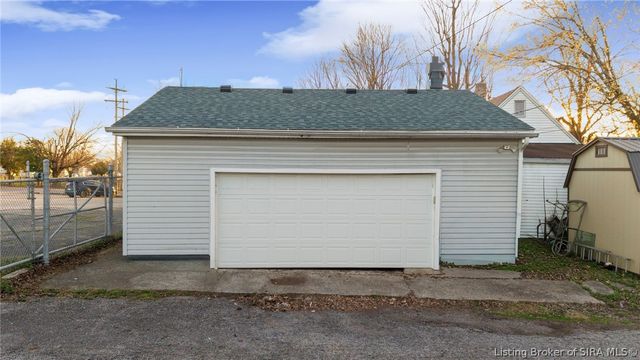 826 E 8th Street, New Albany, IN 47150